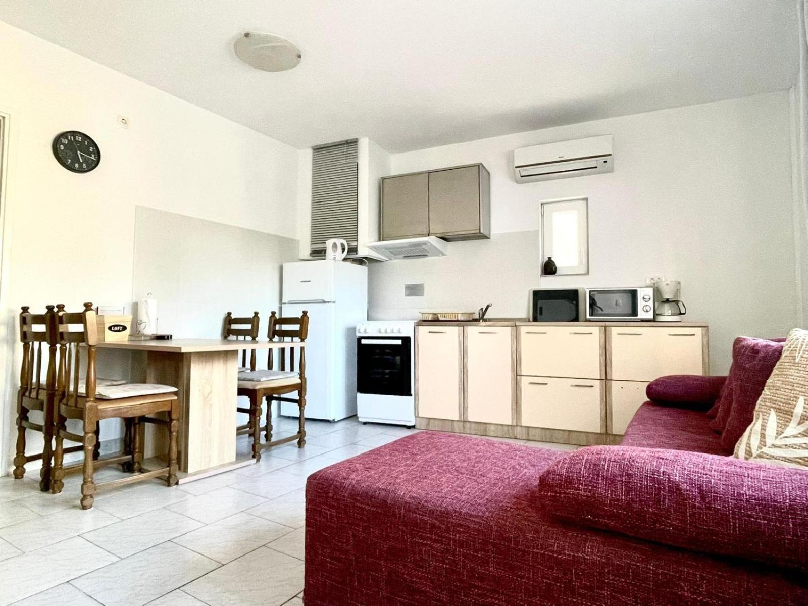 Apartmani Mauro Sa Terasom ซริกเวนิซา ภายนอก รูปภาพ
