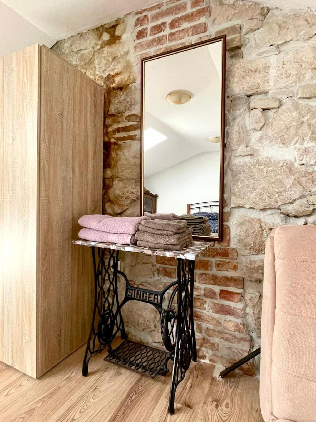 Apartmani Mauro Sa Terasom ซริกเวนิซา ภายนอก รูปภาพ